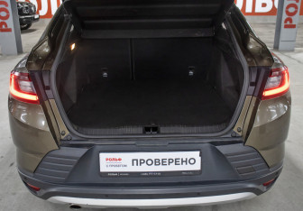 Подержанный автомобиль Renault Arkana 2021 года (10 фото)