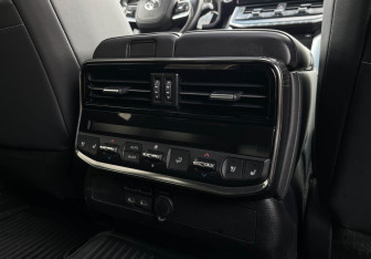 Подержанный автомобиль Toyota Land Cruiser Suv 2024 года (27 фото)