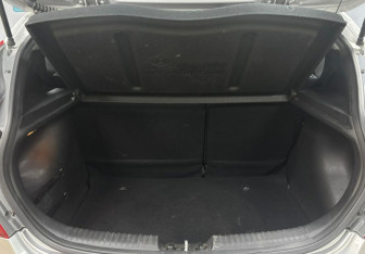 Подержанный автомобиль Hyundai Solaris Hatchback 2014 года (11 фото)