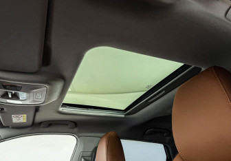 Подержанный автомобиль Omoda C5 2022 года (15 фото)