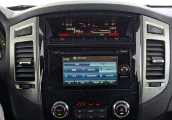 Подержанный автомобиль Mitsubishi Pajero 2018 года (15 фото)