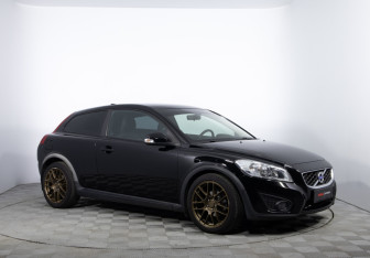 Подержанный автомобиль Volvo C30 2012 года (3 фото)