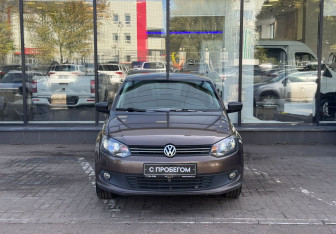 Подержанный автомобиль Volkswagen Polo Sedan 2014 года (2 фото)