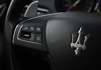 Подержанный автомобиль Maserati Levante 2022 года (25 фото)