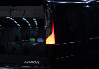 Подержанный автомобиль Honda Stepwgn 2016 года (25 фото)