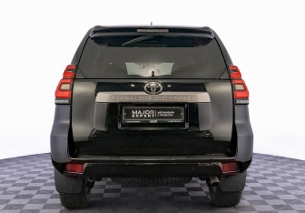 Подержанный автомобиль Toyota Land Cruiser Prado 2021 года (6 фото)