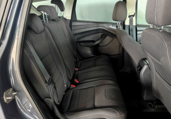 Подержанный автомобиль Ford Kuga 2013 года (10 фото)