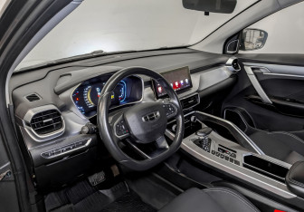 Подержанный автомобиль Geely Coolray 2022 года (15 фото)