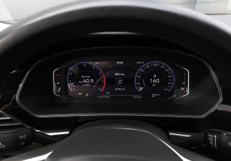 Подержанный автомобиль Volkswagen Passat Sedan 2021 года (13 фото)