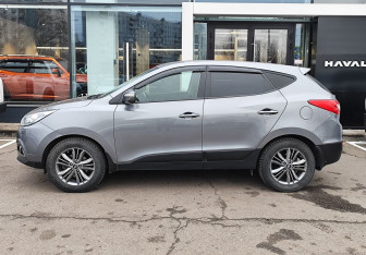 Подержанный автомобиль Hyundai ix35 2015 года (8 фото)