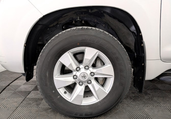 Подержанный автомобиль Toyota Land Cruiser Prado 2021 года (18 фото)