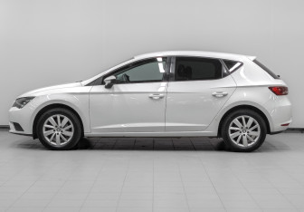 Подержанный автомобиль SEAT Leon Hatchback 2013 года (8 фото)