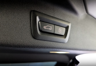 Подержанный автомобиль BMW X5 2025 года (27 фото)