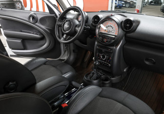 Подержанный автомобиль MINI Countryman 2013 года (10 фото)