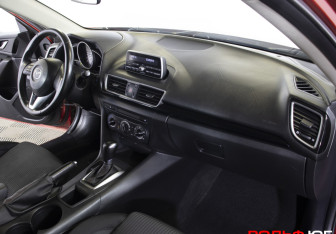 Подержанный автомобиль Mazda 3 Hatchback 2013 года (12 фото)