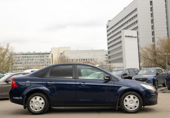 Подержанный автомобиль Ford Focus Sedan 2010 года (3 фото)