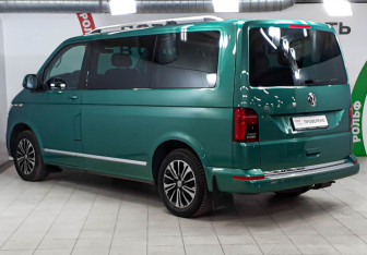 Подержанный автомобиль Volkswagen Caravelle 2022 года (6 фото)