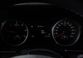 Подержанный автомобиль Kia Carnival 2020 года (17 фото)