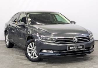 Подержанный автомобиль Volkswagen Passat Sedan 2018 года (3 фото)