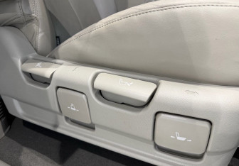 Подержанный автомобиль Kia Carnival 2017 года (26 фото)