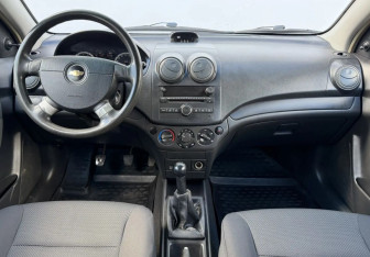Подержанный автомобиль Chevrolet Aveo Sedan 2007 года (9 фото)