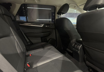Подержанный автомобиль Subaru Outback Wagon 2017 года (12 фото)