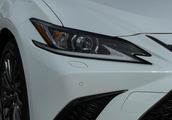 Подержанный автомобиль Lexus ES 2020 года (22 фото)