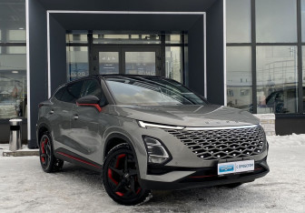 Подержанный автомобиль Omoda C5 2022 года (3 фото)