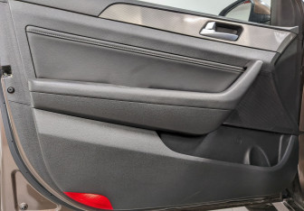 Подержанный автомобиль Hyundai Sonata 2019 года (11 фото)