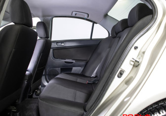 Подержанный автомобиль Mitsubishi Lancer Sedan 2008 года (10 фото)