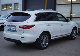 Подержанный автомобиль Infiniti JX 2013 года (5 фото)