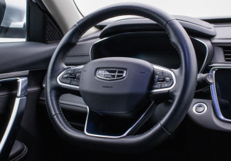 Подержанный автомобиль Geely Atlas Pro 2022 года (15 фото)