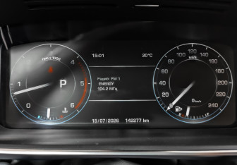 Подержанный автомобиль Land Rover Range Rover Sport 2015 года (16 фото)