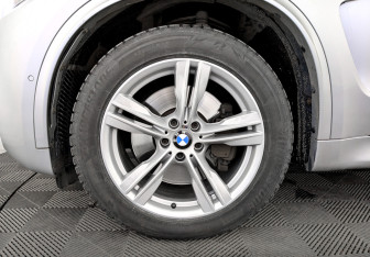 Подержанный автомобиль BMW X5 2014 года (18 фото)