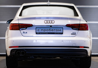 Подержанный автомобиль Audi A4 Sedan 2017 года (5 фото)