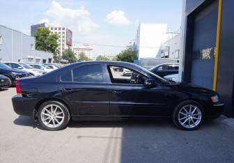 Подержанный автомобиль Volvo S60 2007 года (4 фото)