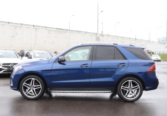 Подержанный автомобиль Mercedes-Benz GLE 2017 года (8 фото)