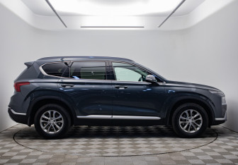 Подержанный автомобиль Hyundai Santa Fe 2021 года (6 фото)