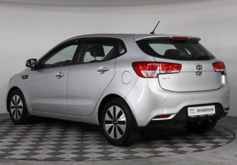Подержанный автомобиль Kia Rio Hatchback 2015 года (7 фото)