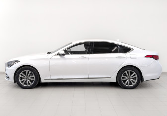 Подержанный автомобиль Genesis G80 2017 года (8 фото)