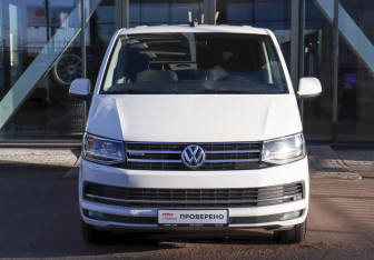 Подержанный автомобиль Volkswagen Caravelle 2019 года (2 фото)