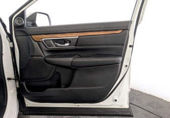 Подержанный автомобиль Honda CR-V 2018 года (25 фото)