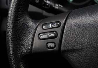 Подержанный автомобиль Toyota Corolla Verso 2006 года (19 фото)