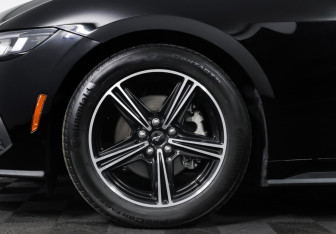 Подержанный автомобиль Ford Mustang Coupe 2023 года (24 фото)