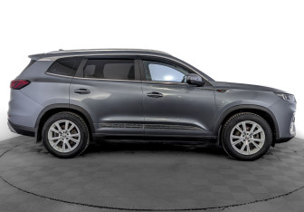 Подержанный автомобиль Chery Tiggo 8 Pro 2022 года (4 фото)