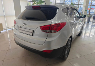 Подержанный автомобиль Hyundai ix35 2014 года (5 фото)