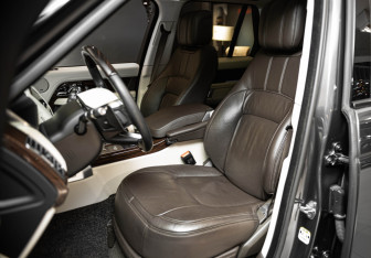 Подержанный автомобиль Land Rover Range Rover 2021 года (10 фото)