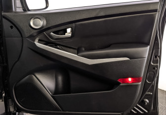 Подержанный автомобиль SsangYong Actyon 2013 года (25 фото)