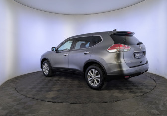 Подержанный автомобиль Nissan X-Trail 2017 года (7 фото)