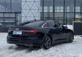 Подержанный автомобиль Audi A6 Sedan 2019 года (5 фото)